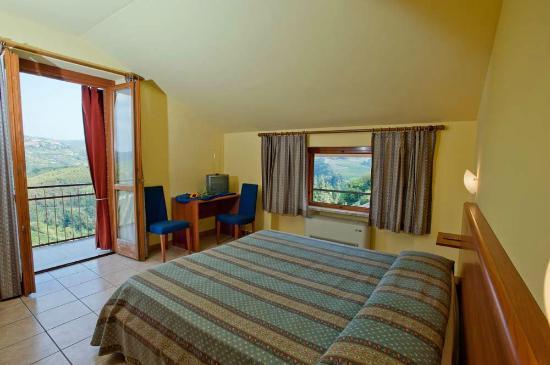 Locanda Italia Serralunga d'Alba Eksteriør bilde